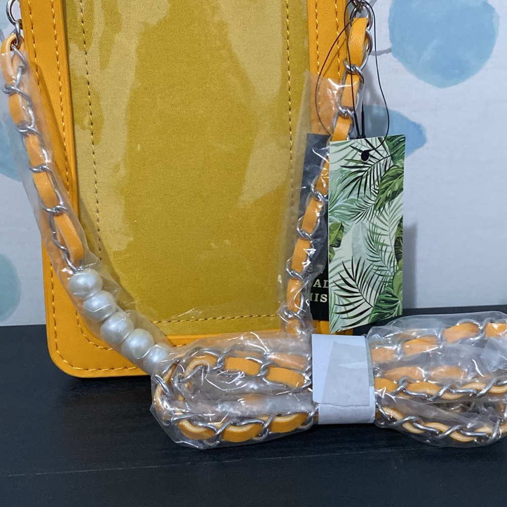 Badgley Mischka Crossbody Phone Case with Diamond Quilting and Pearls NWT - Picture 5 of 6